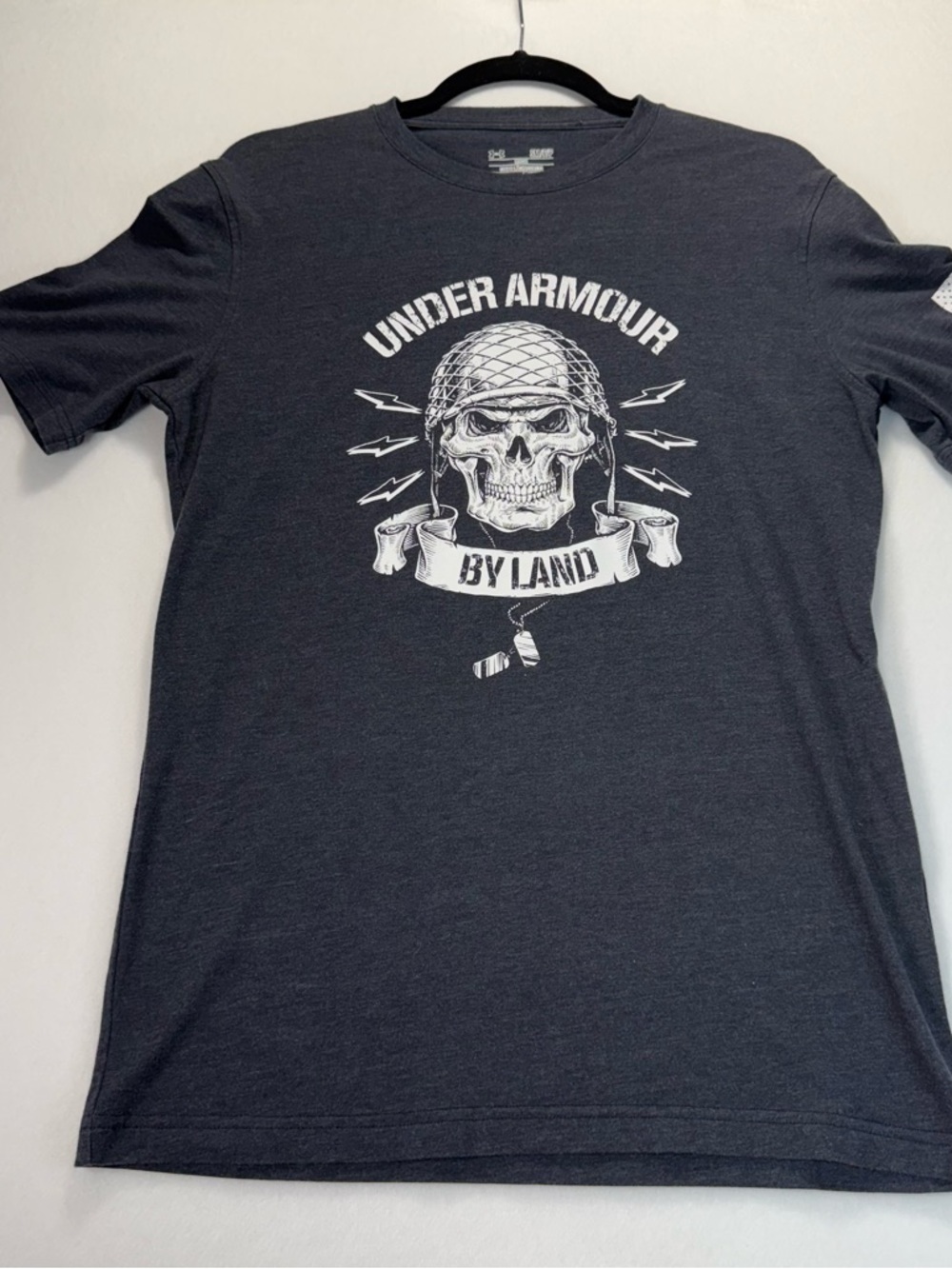 Under Armour Men’s Charcoal Skull Graphic Crew Tee